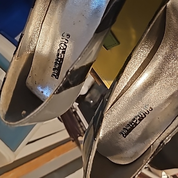 Vintage 1990s Striped Wedge Shoes by Dangerous, Sz 9, Black & Gray Patent Leathe - Picture 7 of 8